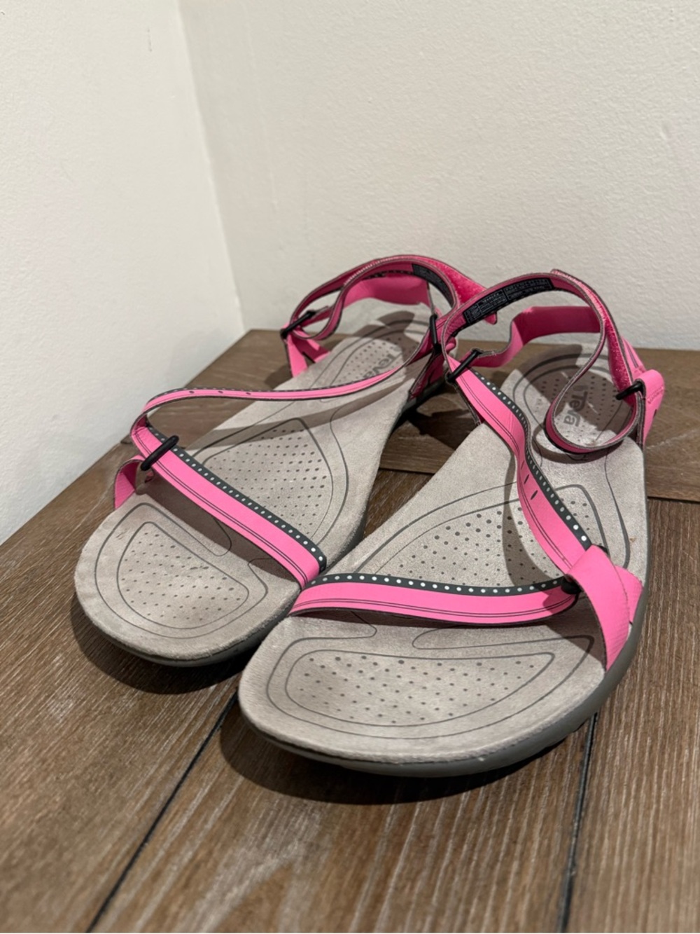 Teva Women's Sz 8.5 Zirra Sandal Pink Straps Sporty Hiking Outdoor Summer